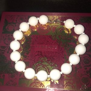 5 for 25🍭 Short white big bead necklace